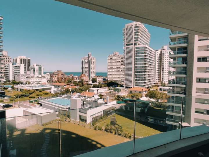 Apartamento en venta en Avenida Chiverta, Punta Del Este