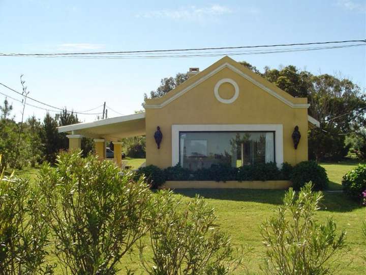 Casa en venta en Calle 8 - El Brocal, Buenos Aires