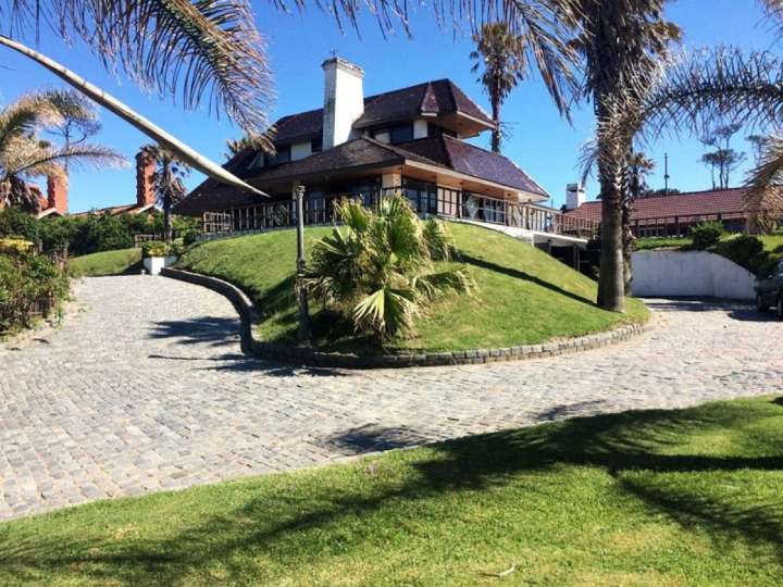 Casa en venta en Rambla Doctor Claudio Williman, Maldonado