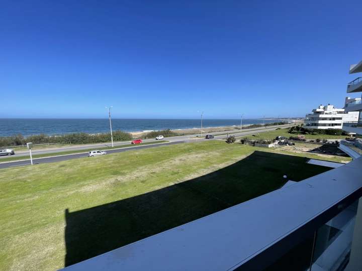 Apartamento en venta en Rambla Doctor Claudio Williman, Maldonado