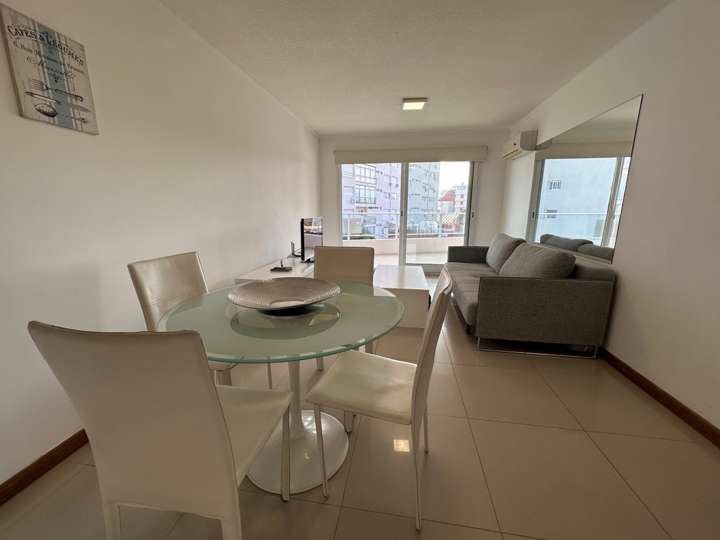 Apartamento en venta en Rambla Doctor Claudio Williman, Punta Del Este