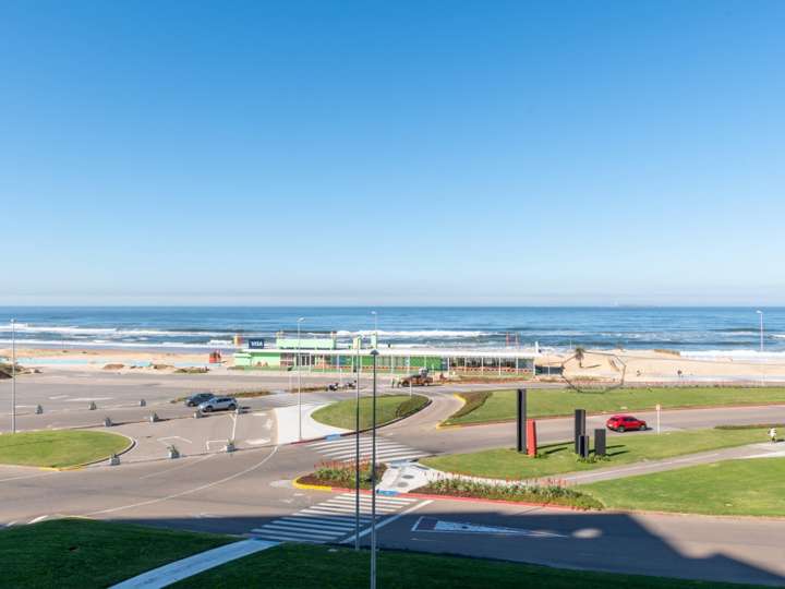 Apartamento en venta en Rambla Lorenzo Batlle Pacheco, Punta Del Este