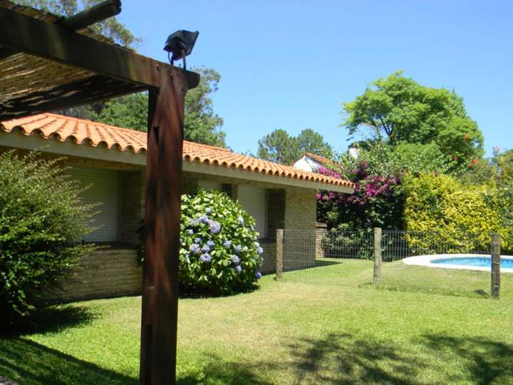 Casa en venta en Pinares, Maldonado