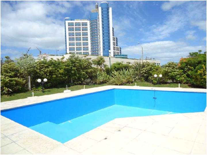 Apartamento en venta en Bulevar General José Gervasio Artigas, Punta Del Este