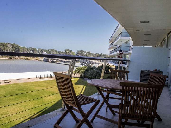 Apartamento en venta en Avenida Eduardo Víctor Haedo, El Tesoro