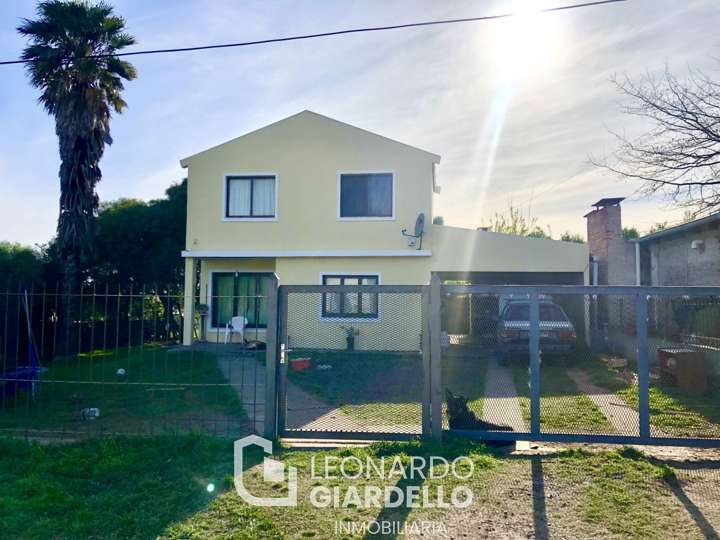 Casa en venta en Andrés Areguati, Colonia