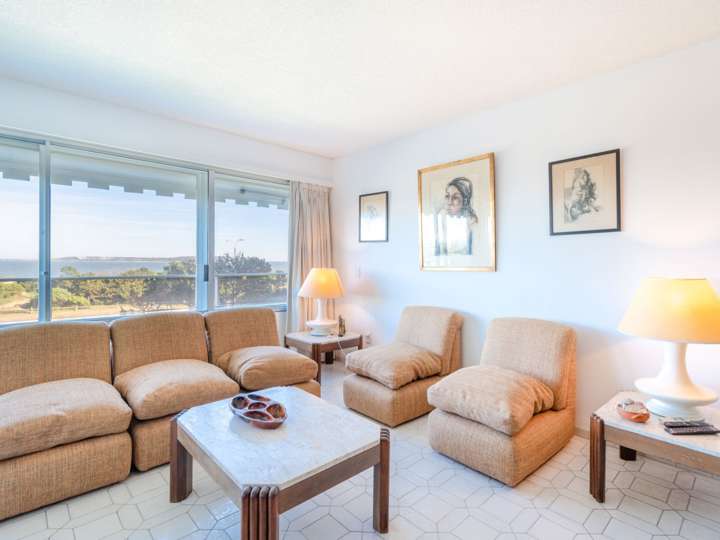 Apartamento en venta en Rambla Doctor Claudio Williman, Punta Del Este