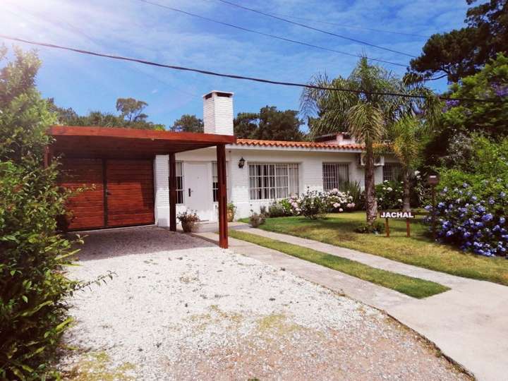 Casa en venta en Avenida del Mar, Punta Del Este