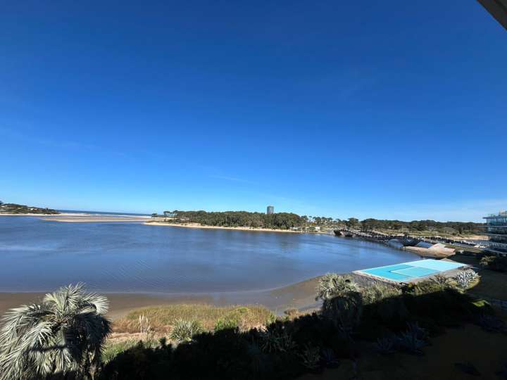 Apartamento en venta en Avenida Eduardo Víctor Haedo, Maldonado