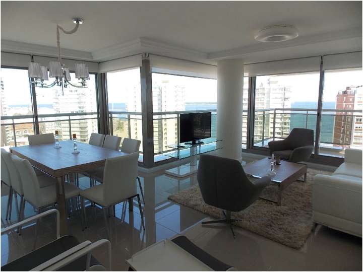 Apartamento en venta en Bulevar General José Gervasio Artigas, Punta Del Este