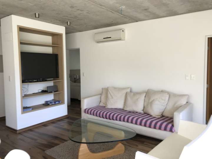 Apartamento en venta en Avenida Orlando Pedragosa Sierra, Punta Del Este