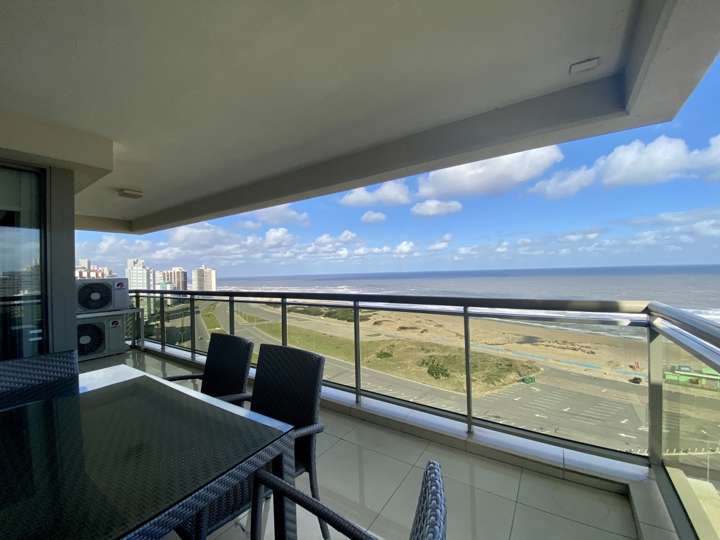 Apartamento en venta en Rambla Lorenzo Batlle Pacheco, Punta Del Este