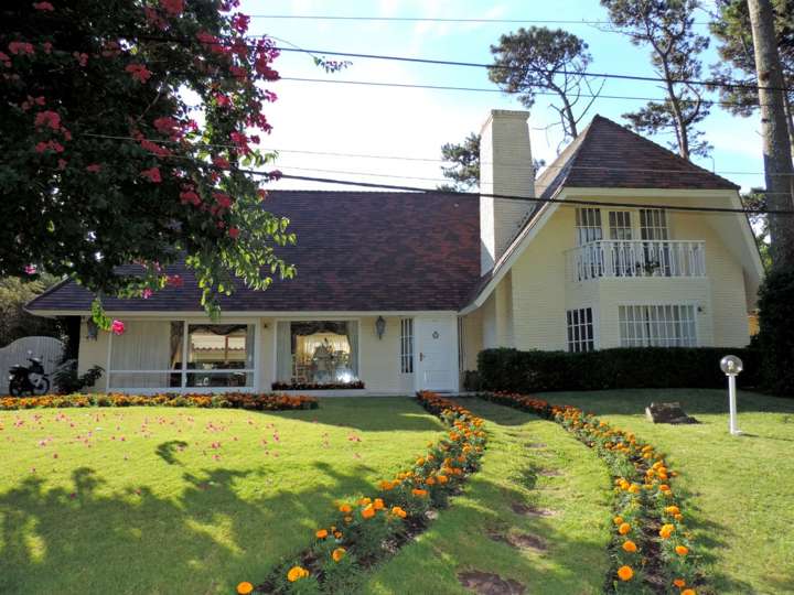 Casa en venta en Avenida Florencia, Punta Del Este