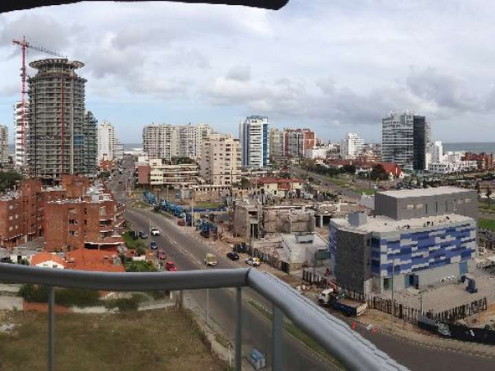 Apartamento en venta en Avenida Francia, Punta Del Este