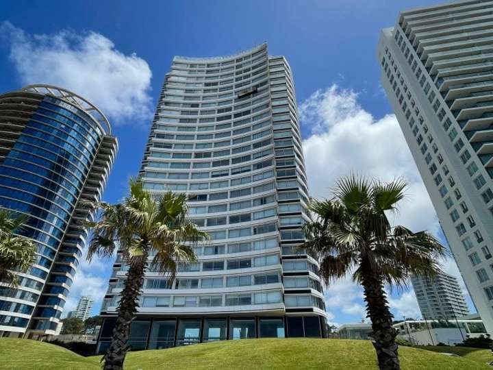 Apartamento en venta en Rambla Lorenzo Batlle Pacheco, Punta Del Este