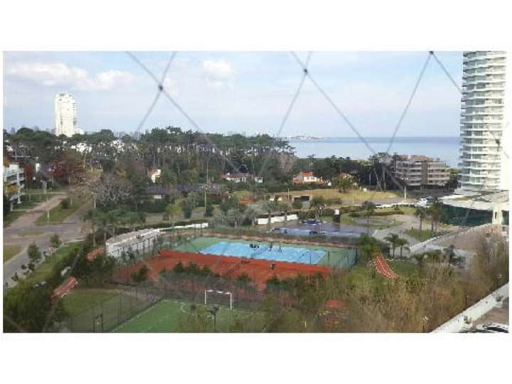 Apartamento en venta en Rambla Doctor Claudio Williman, Maldonado