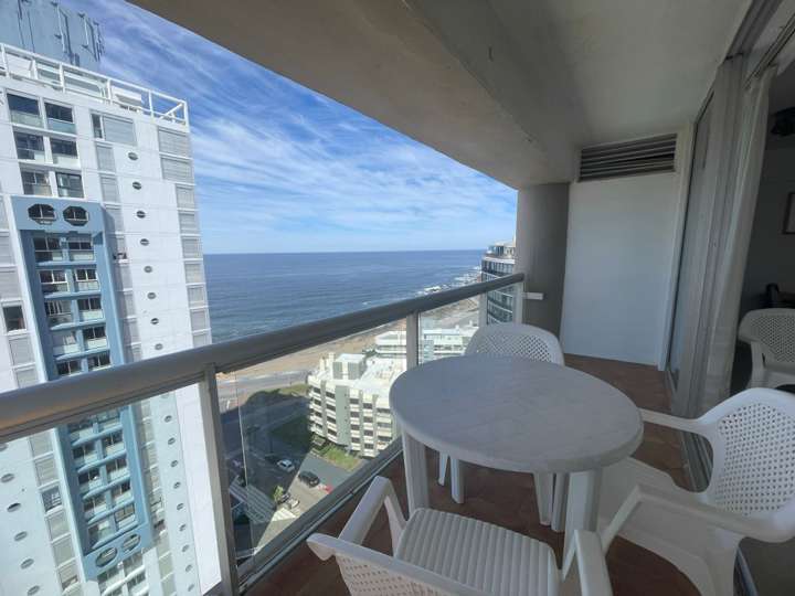 Apartamento en venta en Obenque (Calle 15), Punta Del Este