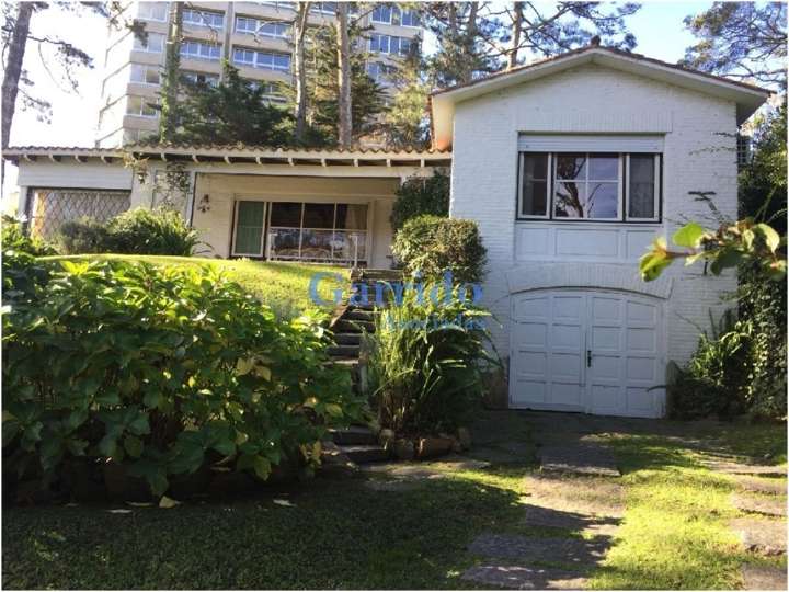 Casa en venta en Gorlero, Punta Del Este