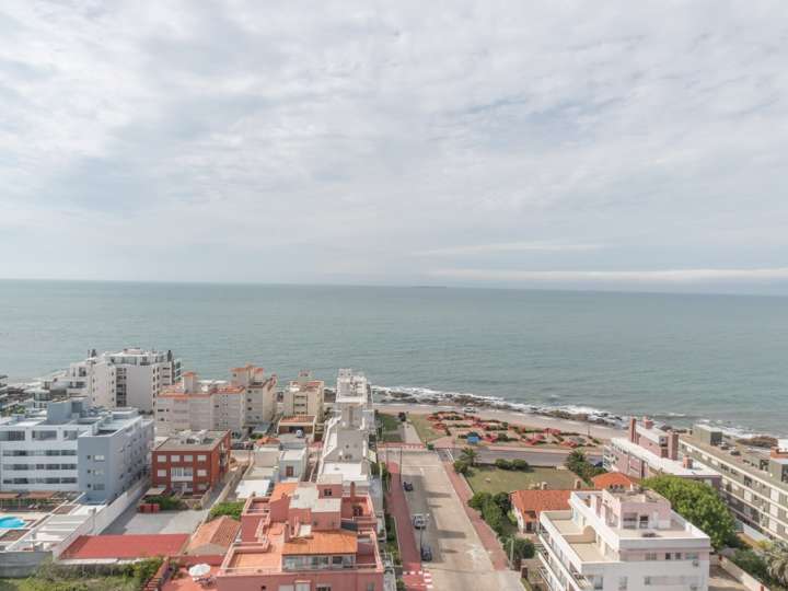 Apartamento en venta en El Mesana (Calle 24), Punta Del Este
