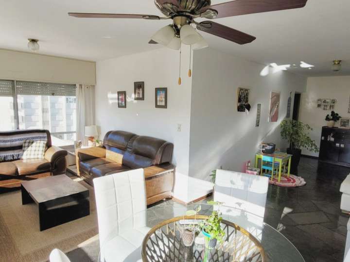 Apartamento en venta en El Mesana (Calle 24), Punta Del Este