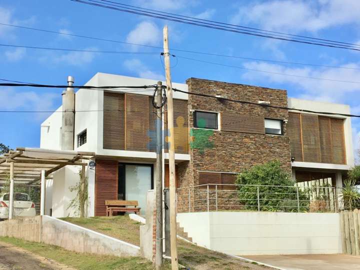 Casa en venta en Pinares, Maldonado