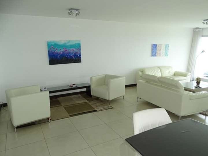 Apartamento en venta en Pinares, Maldonado