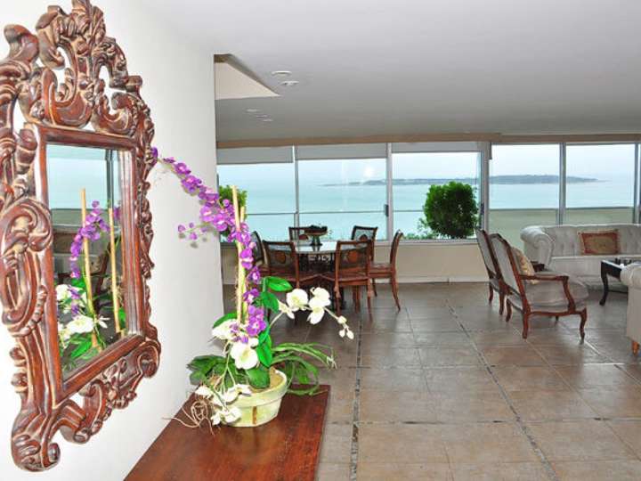 Apartamento en venta en Punta Del Este