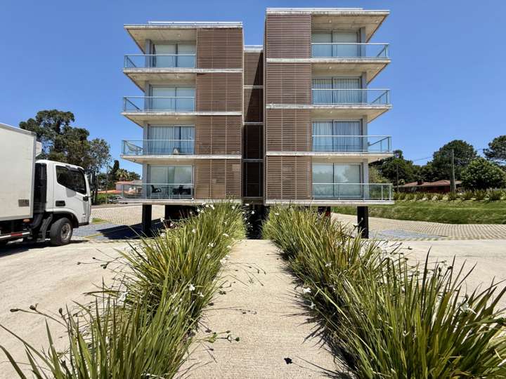 Apartamento en venta en Pinares, Maldonado