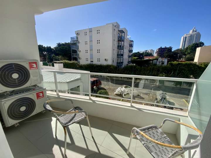 Apartamento en venta en Avenida Italia, Punta Del Este
