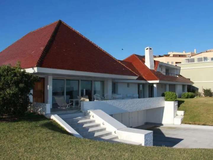 Casa en alquiler en Punta Del Este