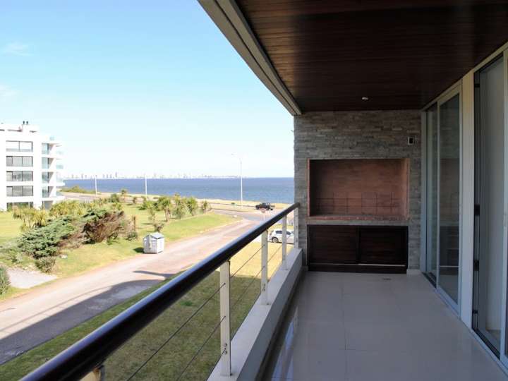 Apartamento en venta en Pinares, Maldonado