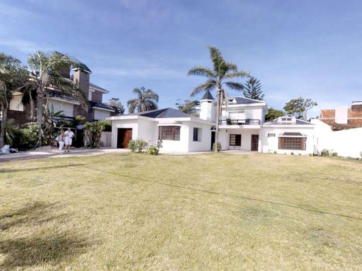 Casa en venta en Pinares, Maldonado