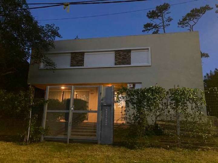Casa en venta en Pinares, Maldonado