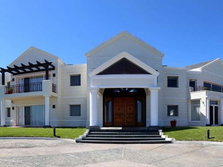 Casa en venta en Pinares, Maldonado