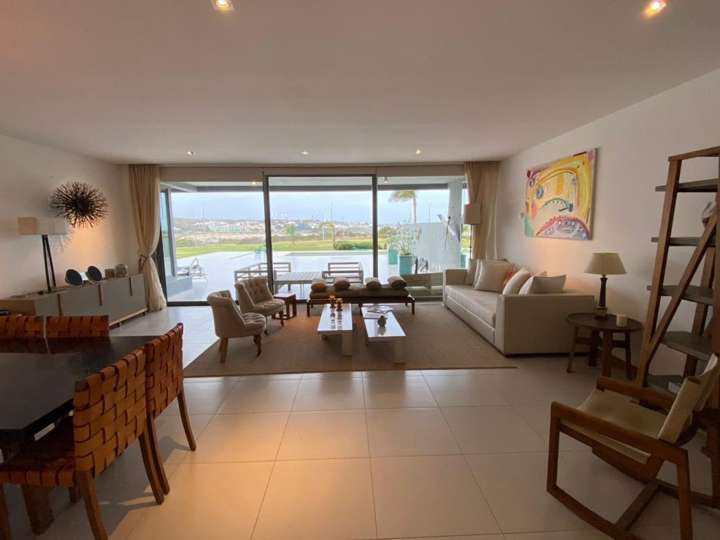 Apartamento en venta en Alfonsina Storni, Maldonado