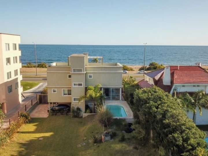 Casa en venta en Pinares, Maldonado
