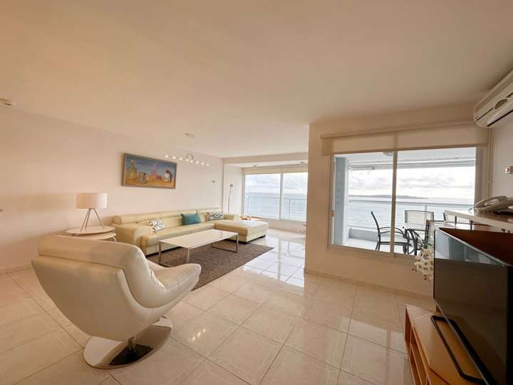 Apartamento en venta en Punta Del Este