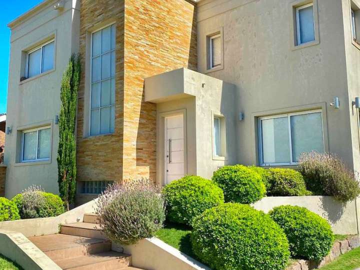 Casa en venta en Pinares, Maldonado