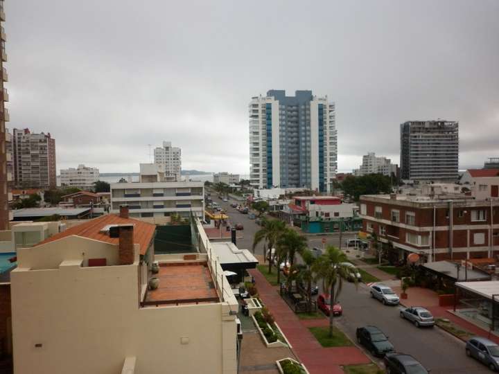 Apartamento en alquiler en Punta Del Este