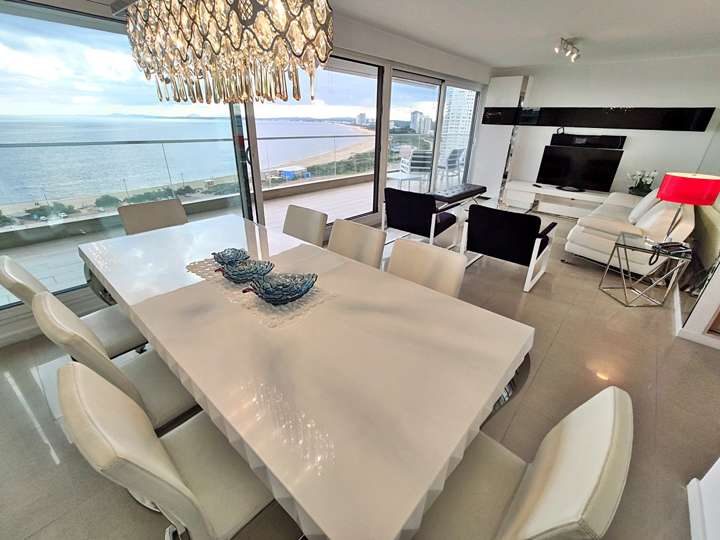 Apartamento en venta en Avenida Chiverta, Punta Del Este