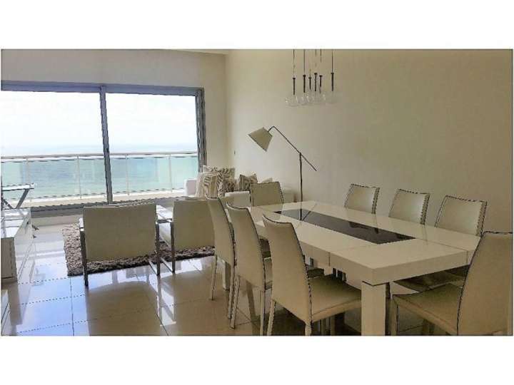 Apartamento en venta en Punta Del Este