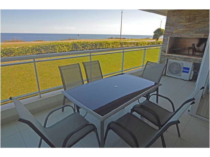 Apartamento en venta en Pinares, Maldonado