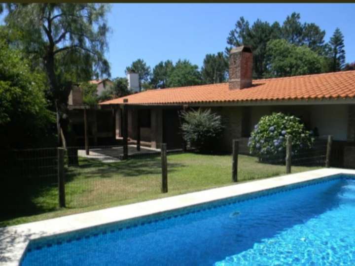 Casa en venta en Pinares, Maldonado