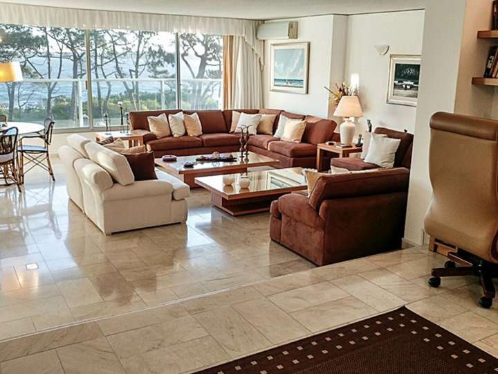 Apartamento en venta en Rambla Doctor Claudio Williman, Punta Del Este