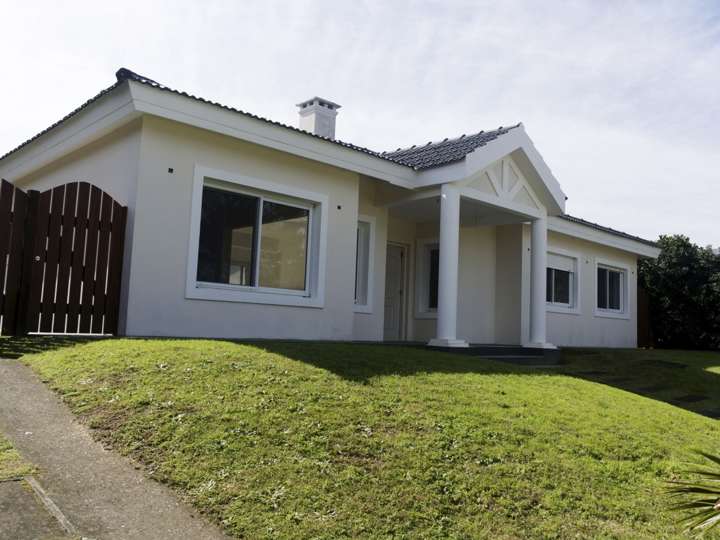 Casa en alquiler en Pinares, Maldonado
