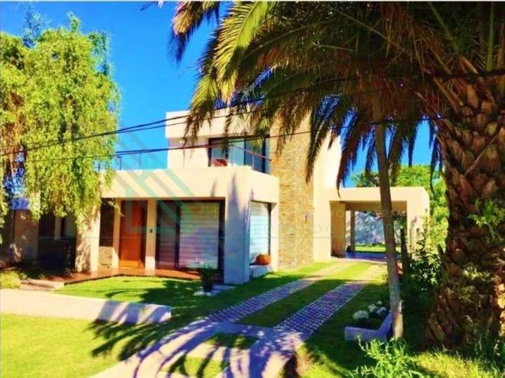 Casa en venta en Real de San Carlos, Colonia