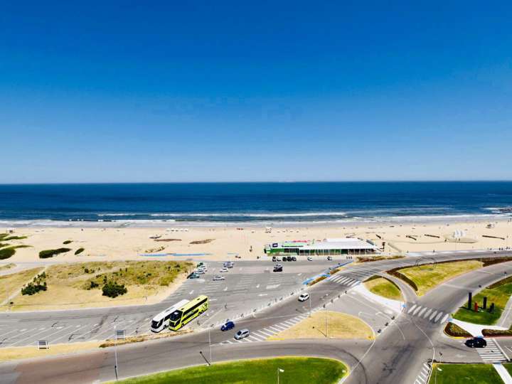 Apartamento en venta en Rambla Lorenzo Batlle, Punta Del Este