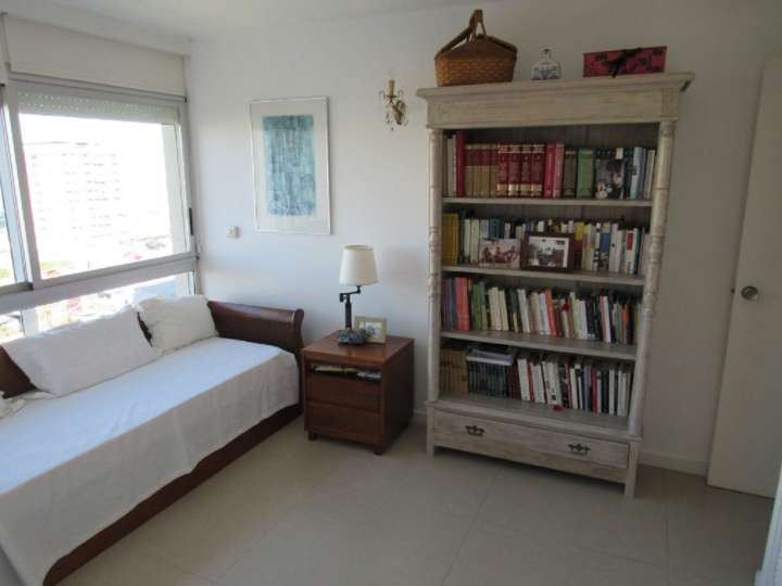 Apartamento en venta en Rambla Doctor Claudio Williman, Punta Del Este