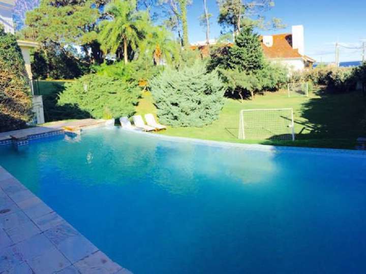 Casa en venta en Pinares, Maldonado