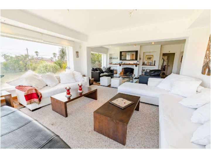 Casa en venta en Pinares, Maldonado